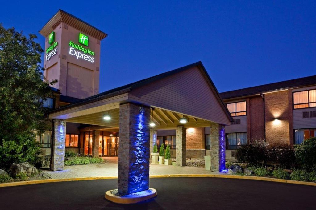 Holiday Inn Express Toronto East - Scarborough By Ihg Exterior foto