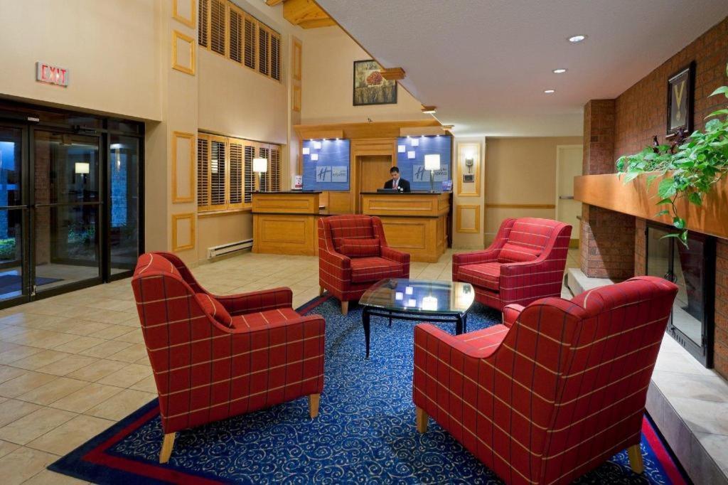 Holiday Inn Express Toronto East - Scarborough By Ihg Exterior foto