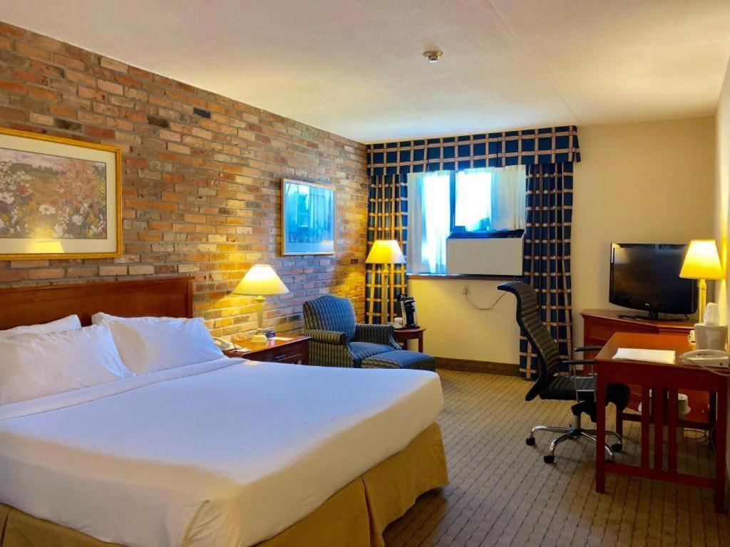 Holiday Inn Express Toronto East - Scarborough By Ihg Exterior foto