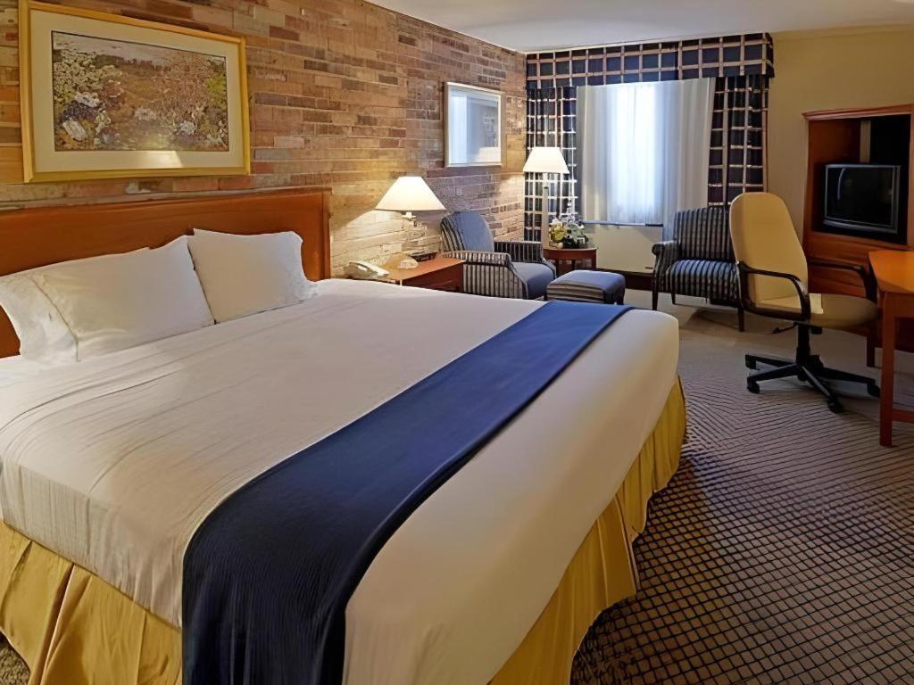 Holiday Inn Express Toronto East - Scarborough By Ihg Exterior foto